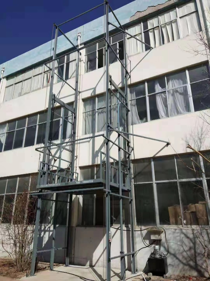 大兴安岭室外贴墙货梯
